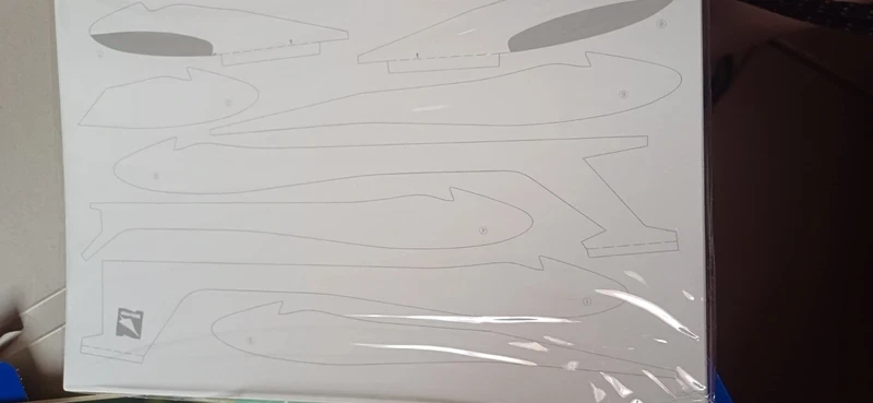 Alaura blanca con 15 maquetas de aviones – photo 4